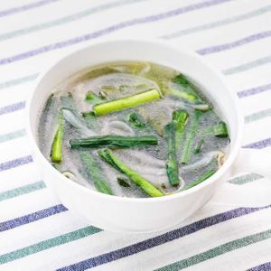 「ニラともやしのスープ」のレシピ動画