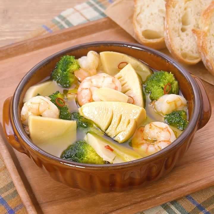 えびとたけのこのアヒージョ