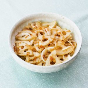 「れんこんと新玉ねぎのおかかポン酢あえ」のレシピ動画