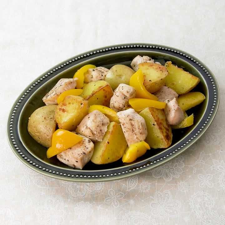 鶏肉と新じゃがいものにんにくバター炒め