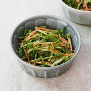 「豆苗とにんじんのマヨマスタード」のレシピ動画