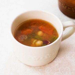 「セロリと豆のトマトスープ」のレシピ動画