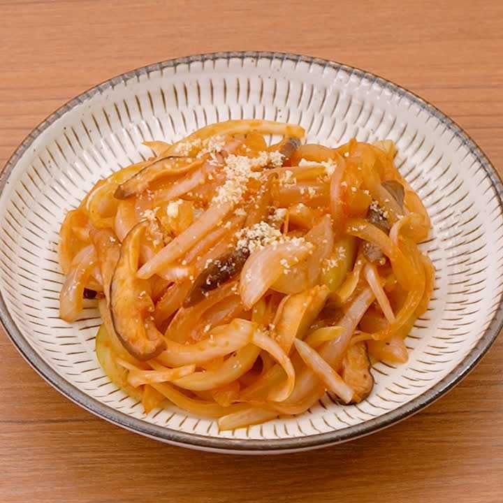 玉ねぎとしいたけのケチャップ炒め