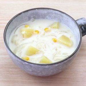 「玉ねぎとコーンの豆乳みそスープ」のレシピ動画