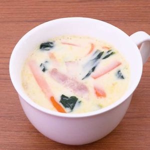 「にんじんと小松菜の豆乳みそスープ」のレシピ動画