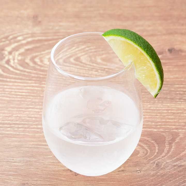 おいしいカクテルの作り方 ジンライムのレシピ動画 作り方 Delish Kitchen