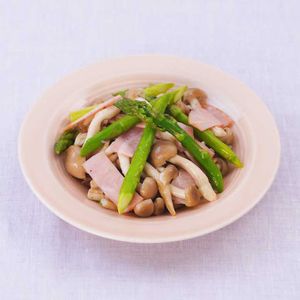 「アスパラとハムのガーリック炒め」のレシピ動画