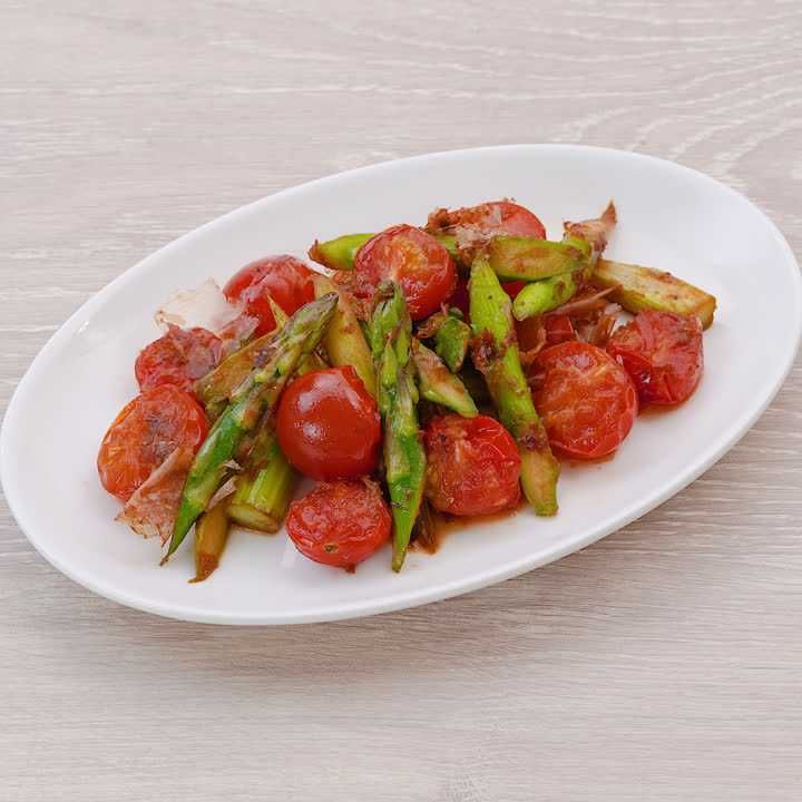 アスパラとミニトマトのおかかソテー