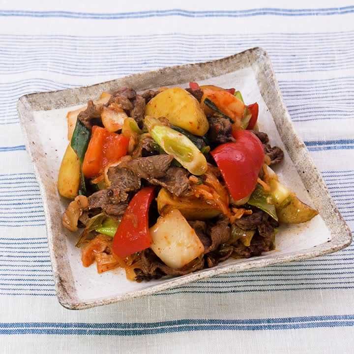 牛肉と新じゃがいものキムチ炒め