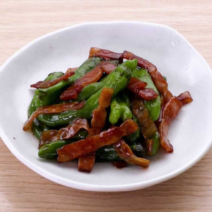 ししとうとベーコンのオイスター炒め