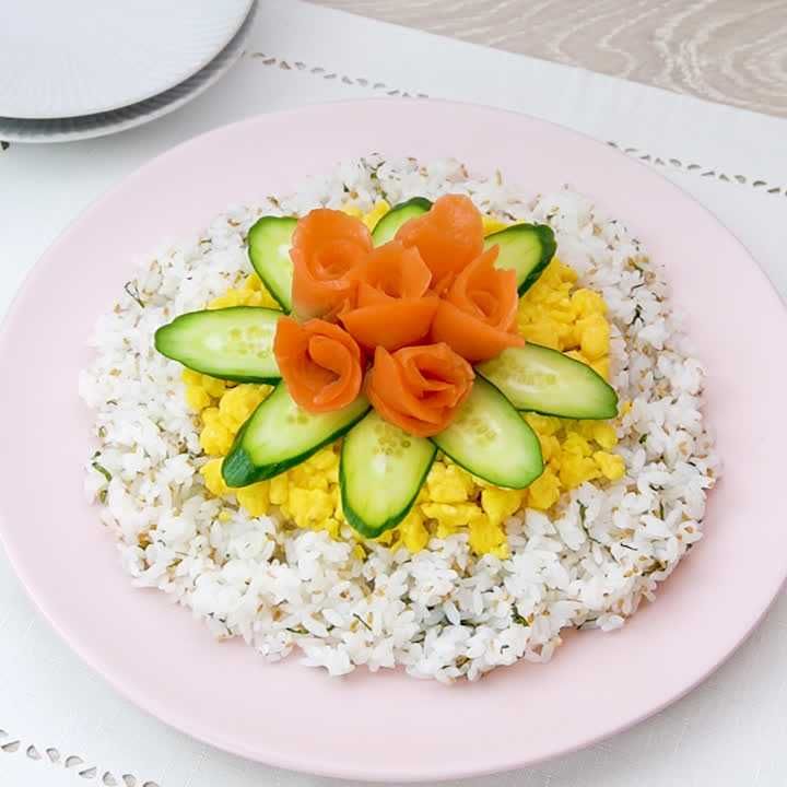 おもてなしにもおすすめ サーモンフラワーのちらし寿司のレシピ動画 作り方 Delish Kitchen