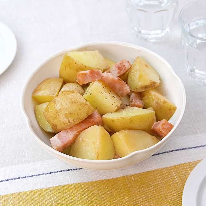 新じゃがとベーコンのコンソメ煮