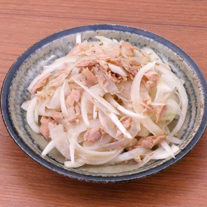 玉ねぎとツナのごま和え