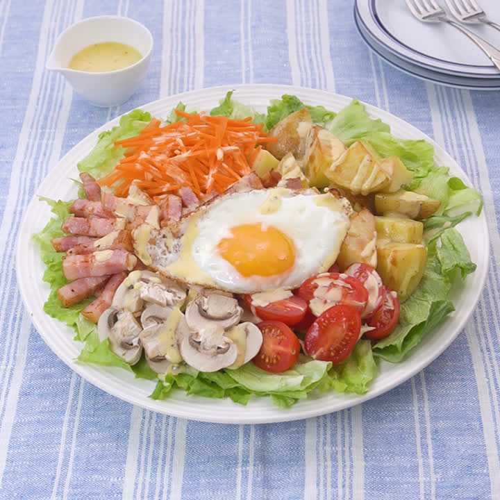 たっぷり野菜と卵のごろごろサラダ