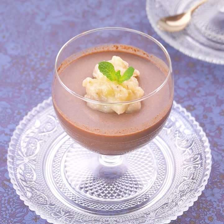 チョコムースのバナナソースがけ