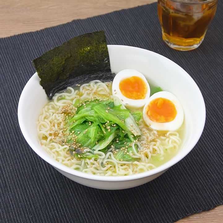 たっぷりレタスラーメン