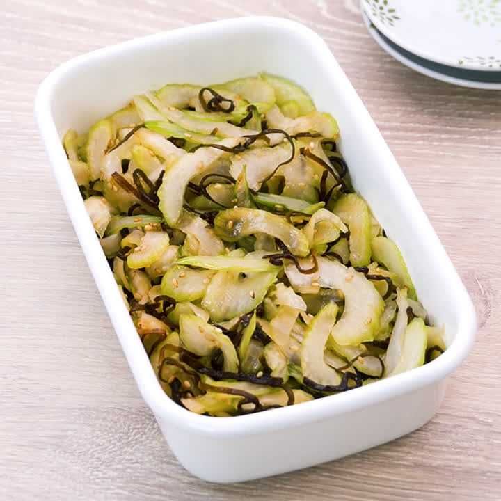 セロリの塩昆布あえ