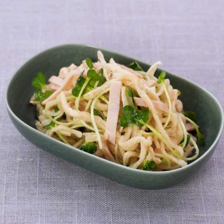 切り干し大根とかいわれのごまサラダ