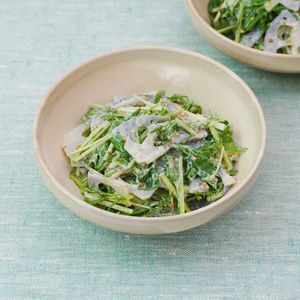 「れんこんと水菜のごまマヨ和え」のレシピ動画