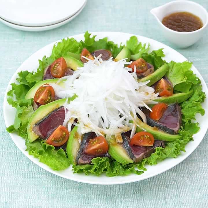 かつおのたたきとアボカドのサラダ