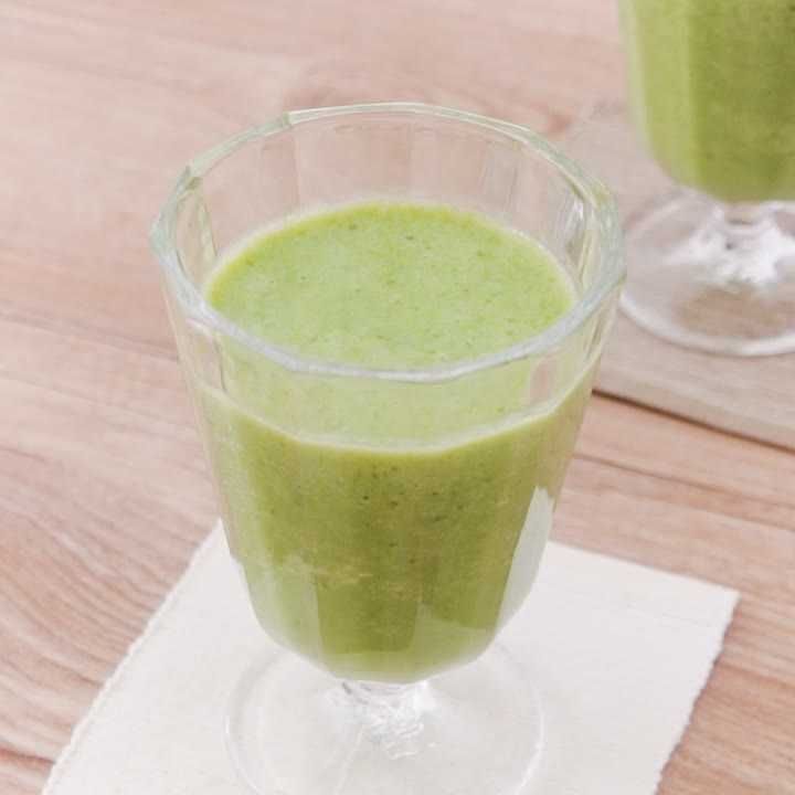 チンゲン菜とバナナのスムージー