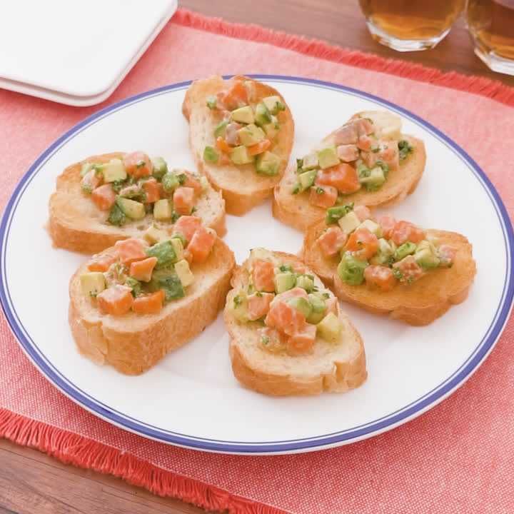 サーモンとアボカドのタルタル