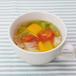 「キャベツとパプリカの中華スープ」のレシピ動画