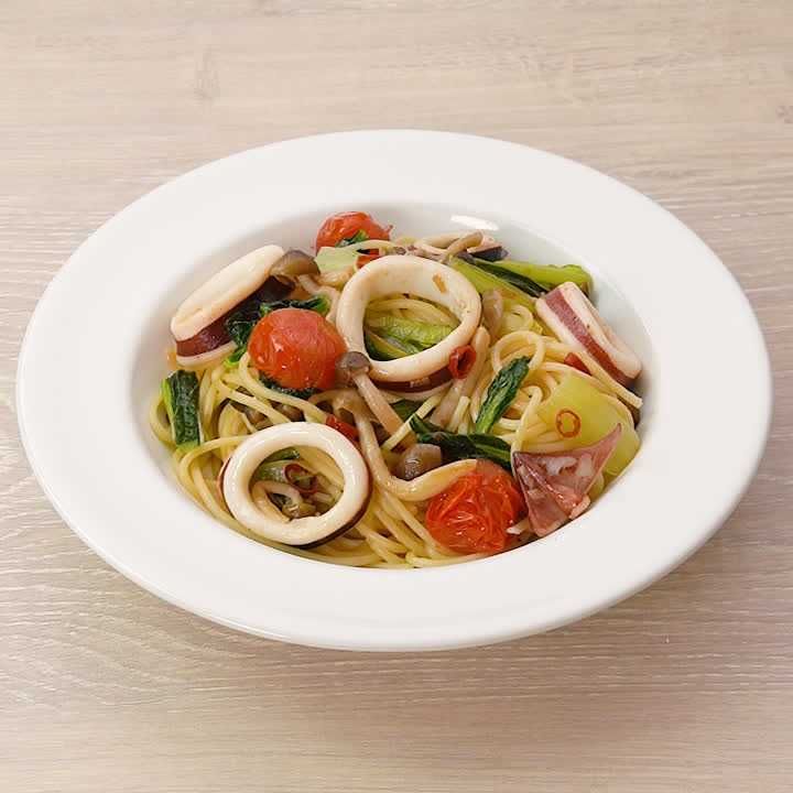 イカとミニトマトのペペロンチーノ