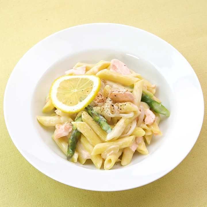 サーモンとアスパラのレモンクリームペンネ
