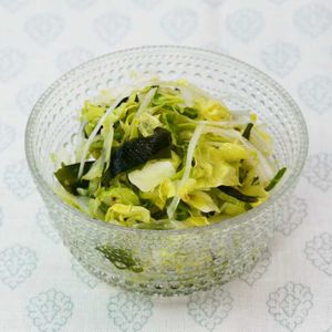 「キャベツとねぎのわかめサラダ」のレシピ動画