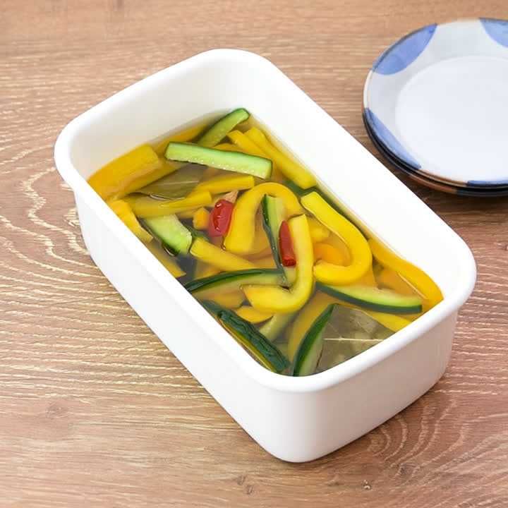 きゅうりとパプリカのピクルス