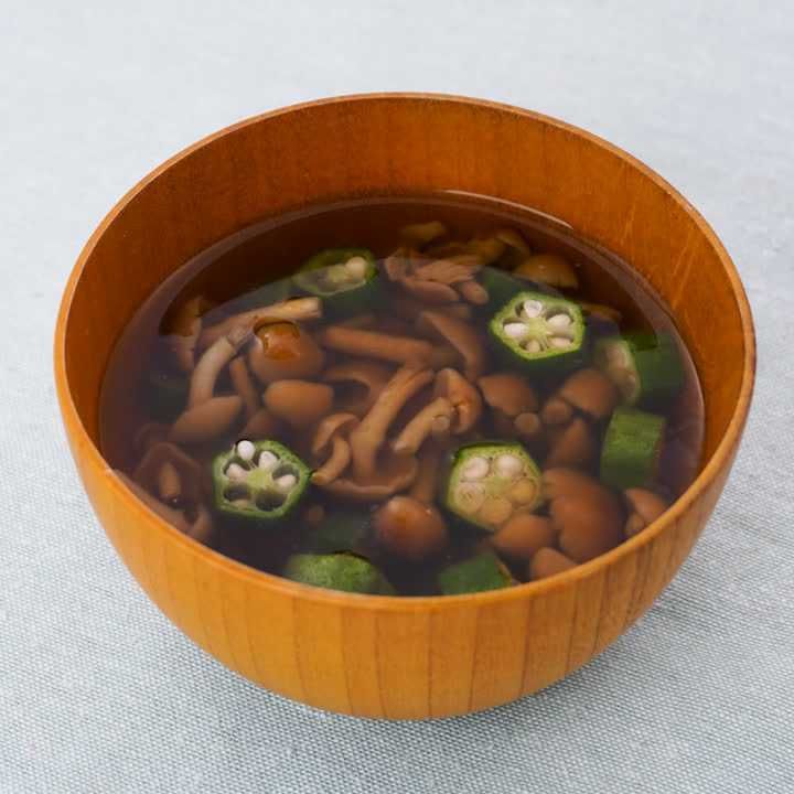 なめことオクラのすまし汁