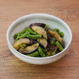 「蒸しなすといんげんのごま味噌和え」のレシピ動画