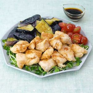 「揚げ鶏と夏野菜の中華だれ」のレシピ動画