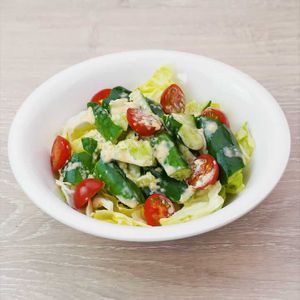 「きゅうりとミニトマトのめんつゆマヨサラダ」のレシピ動画