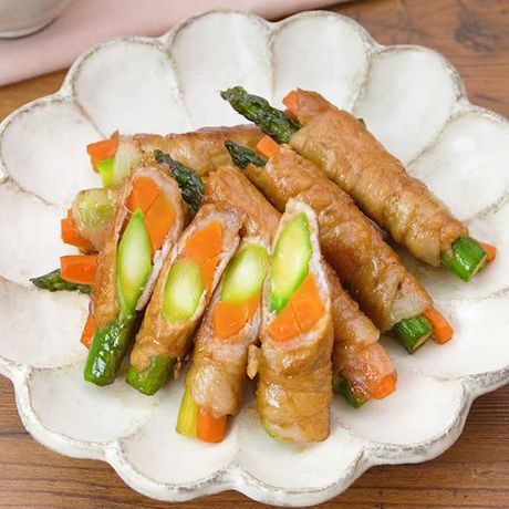 ごはんがすすむ アスパラとにんじんの豚肉巻きのレシピ動画 作り方 Delish Kitchen