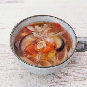 「なすとトマトのねぎスープ」のレシピ動画