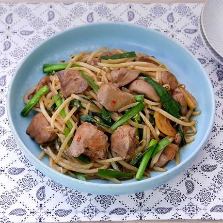 こんなに食べても低カロリー ピリ辛レバニラ炒めのレシピ動画 作り方 Delish Kitchen