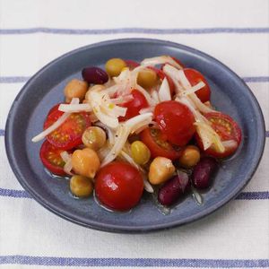 「トマトと玉ねぎのビーンズサラダ」のレシピ動画