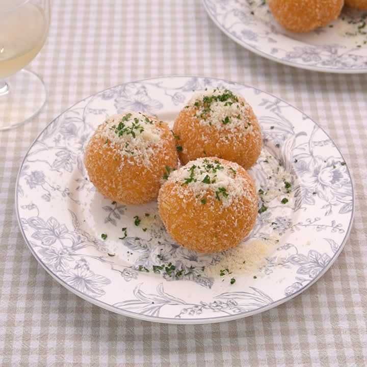 簡単オシャレおつまみ！ ケチャップライスボールのレシピ動画・作り方 