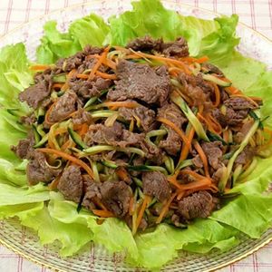 「焼肉サラダ」のレシピ動画