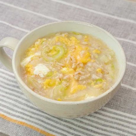 優しい中華風 オートミールと卵のお粥のレシピ動画 作り方 Delish Kitchen