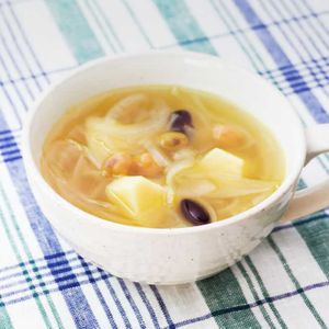 「豆とじゃがいものコンソメスープ」のレシピ動画