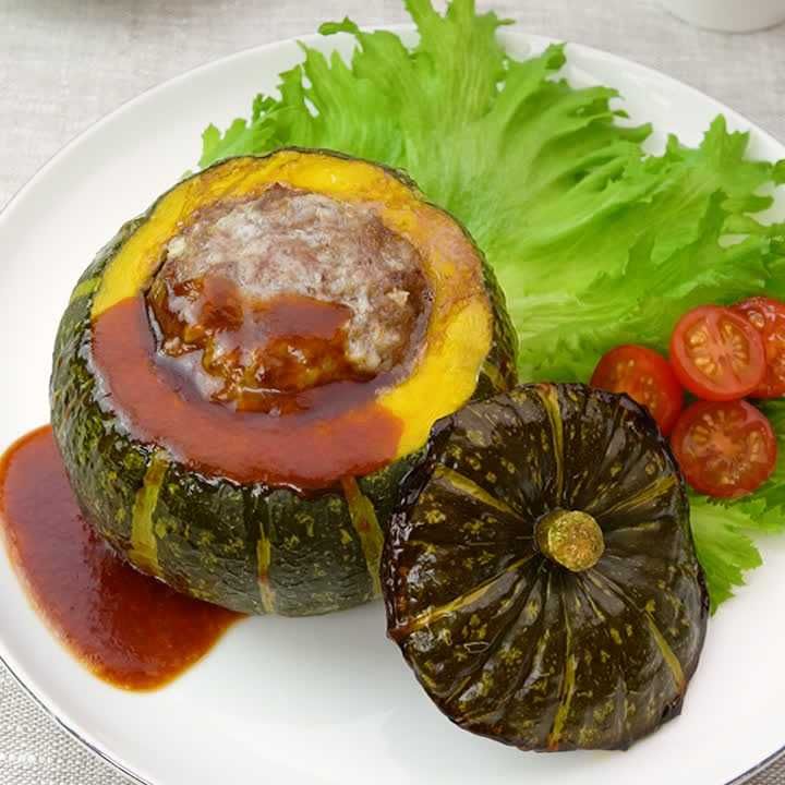 インパクトのある一品 豪快 かぼちゃの肉詰めのレシピ動画 作り方 Delish Kitchen