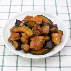 「鶏肉となすのピリ辛炒め」のレシピ動画