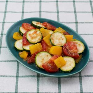 「ズッキーニとパプリカの中華あえ」のレシピ動画