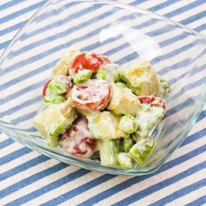 「アボカドとミニトマトのわさびマヨあえ」のレシピ動画