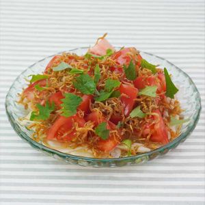 「トマトのカリカリじゃこサラダ」のレシピ動画