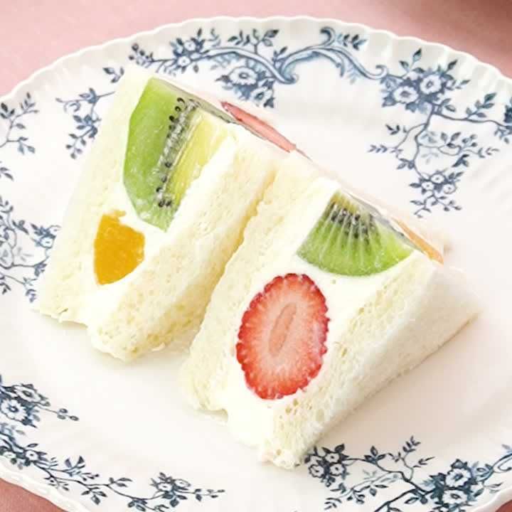 クリームチーズのフルーツサンドイッチ