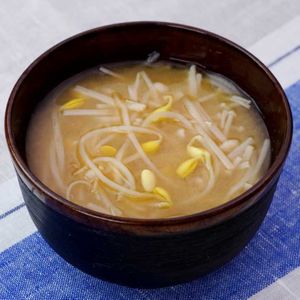 「豆もやしとえのきの味噌汁」のレシピ動画